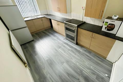 1 bedroom flat to rent, Cemetery Road, Stourbridge