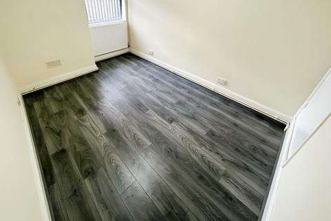 1 bedroom flat to rent, Cemetery Road, Stourbridge
