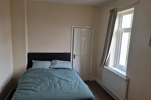 1 bedroom in a house share to rent, Room 6