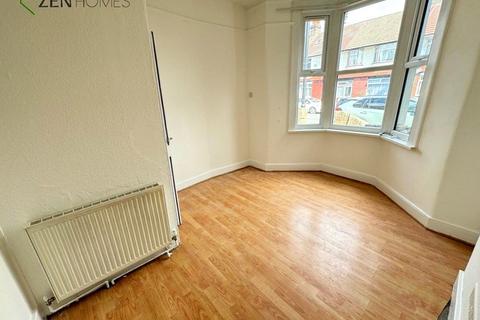 2 bedroom terraced house to rent, London N13