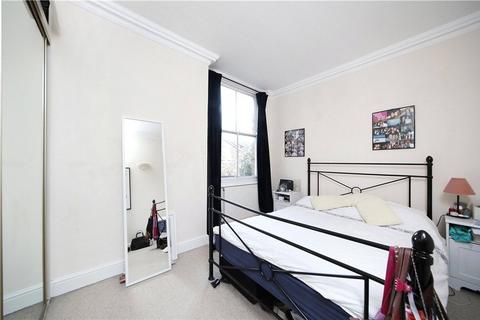 2 bedroom flat to rent, Cautley Avenue, London SW4