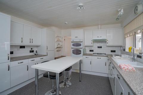 4 bedroom bungalow for sale, Tanhouse Lane, Malvern, WR14 1LG