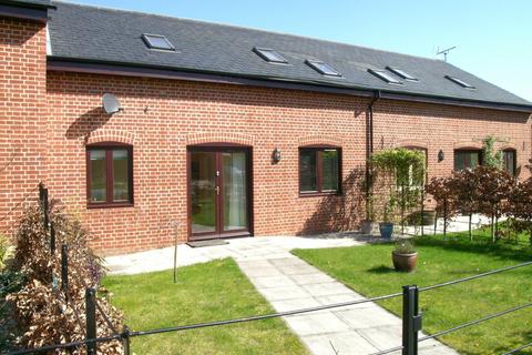 3 bedroom terraced house to rent, Tidmarsh Barns, Tidmarsh RG8