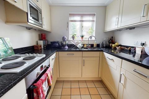 3 bedroom terraced house to rent, Tidmarsh Barns, Tidmarsh RG8