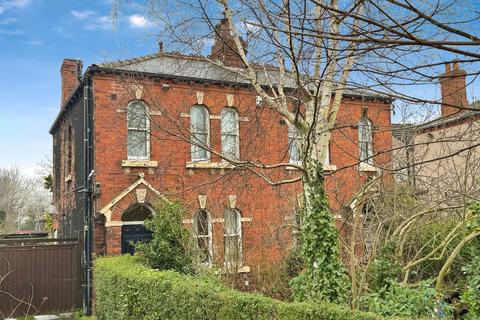 4 bedroom detached house for sale, Barwick Road, West Yorkshire LS15