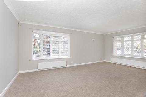 3 bedroom bungalow for sale, Woodleigh Close, York YO32