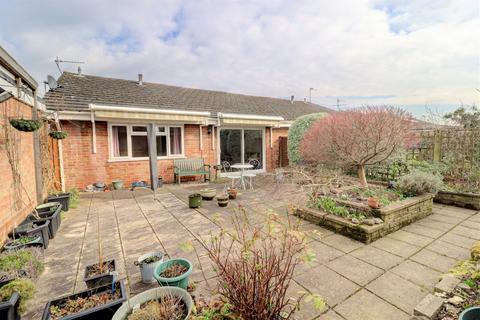 37 Fernside, Great Kingshill, High Wycombe, HP15 6HN