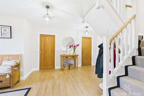 4 bedroom detached house for sale, Main Road, Hull HU12