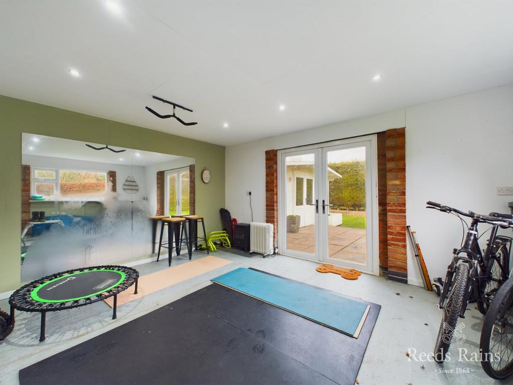 Garage/Gym