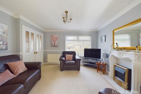 3 bedroom semi-detached house for sale, Hathersage Road, East Riding of Yorkshire HU8