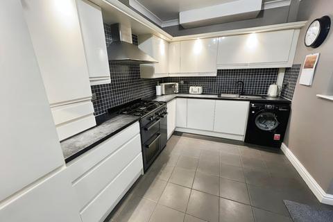 3 bedroom end of terrace house for sale, Beacon Road, Wigan WN5