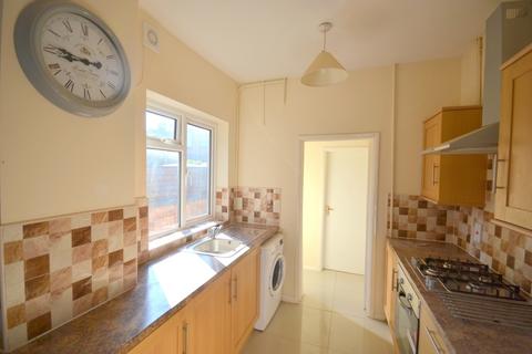 1 bedroom in a house share to rent, Manfield Road, Northampton NN1