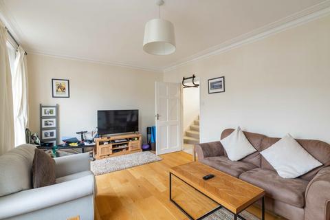 2 bedroom flat to rent, Margravine Gardens, Barons Court, W6