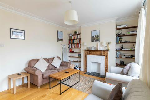 2 bedroom flat to rent, Margravine Gardens, Barons Court, W6