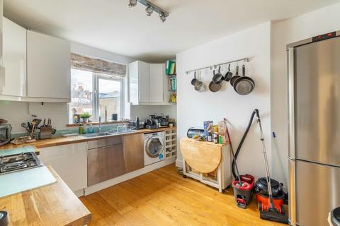 2 bedroom flat to rent, Margravine Gardens, Barons Court, W6