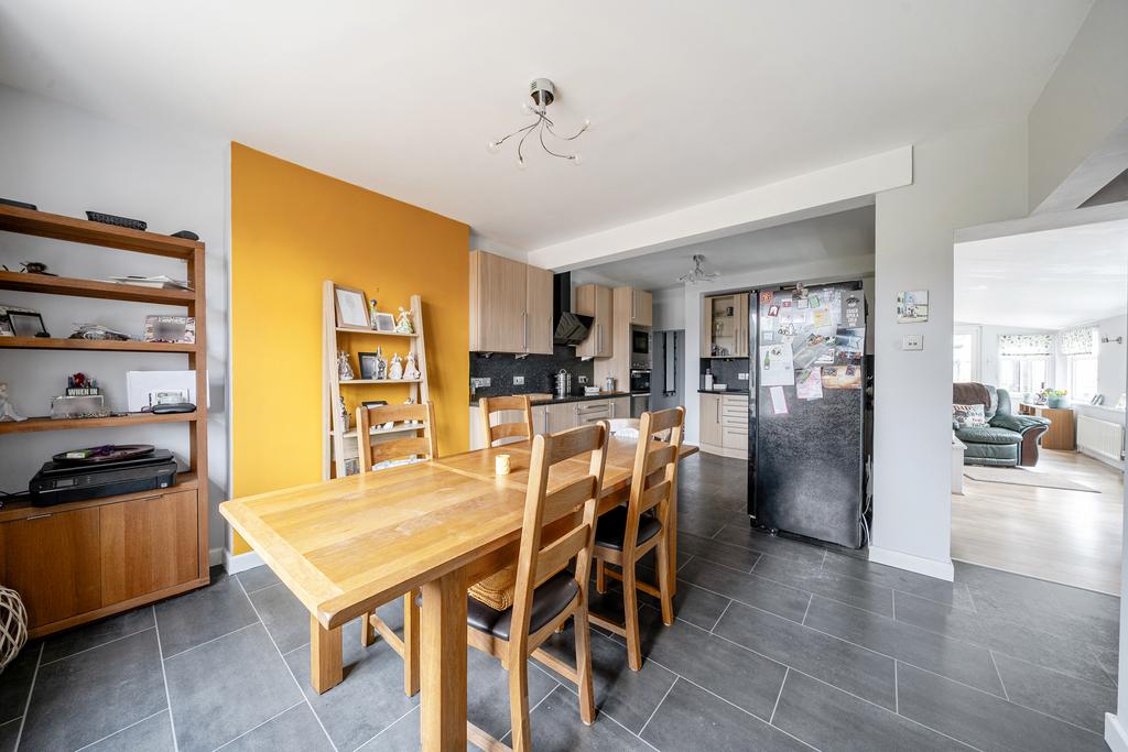 Diner/Kitchen