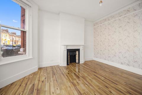 2 bedroom apartment for sale, Bathurst Gardens, Kensal Rise, NW10