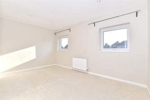 8 Cripsey Avenue, Ongar, CM5 0AT