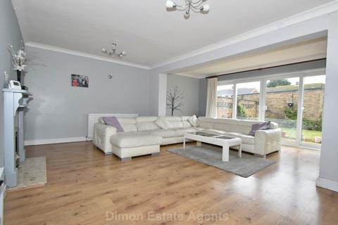 3 bedroom detached house for sale, Avocet Walk, Peel Common