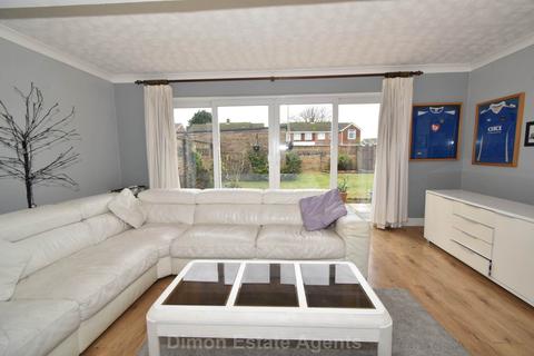 3 bedroom detached house for sale, Avocet Walk, Peel Common