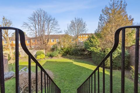 31 Grove Avenue, Sutton, SM1 2DA