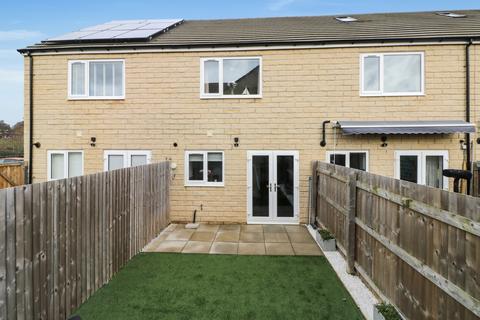 3 bedroom townhouse for sale, Willow Tree Court, Heckmondwike, Yorkshire, WF16