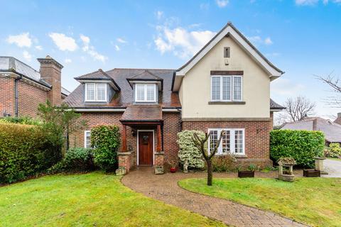 4 bedroom detached house for sale, Stoney Croft, Coulsdon CR5