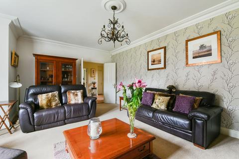3 Stoney Croft, Coulsdon, CR5 1RR