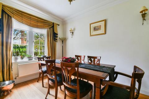 3 Stoney Croft, Coulsdon, CR5 1RR