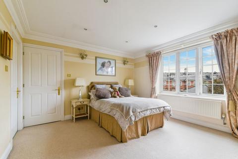3 Stoney Croft, Coulsdon, CR5 1RR