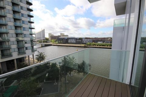 1 bedroom apartment to rent, The Lightbox, Blue, Salford Quays M50