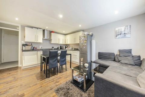 1 bedroom flat to rent, St. Peter's Close, London SW17