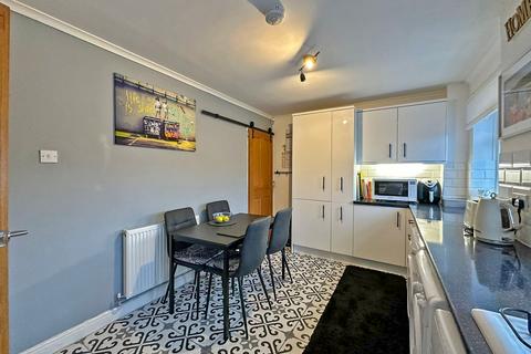 43 Clee View Road, Wombourne, Wolverhampton, WV5 0BD