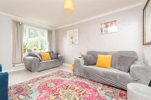 4 bedroom semi-detached house for sale, Woodbury Road, Walderslade Woods, Chatham, Kent