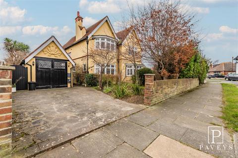 15 Cambridge Road, Frinton-on-sea, CO13 9HN