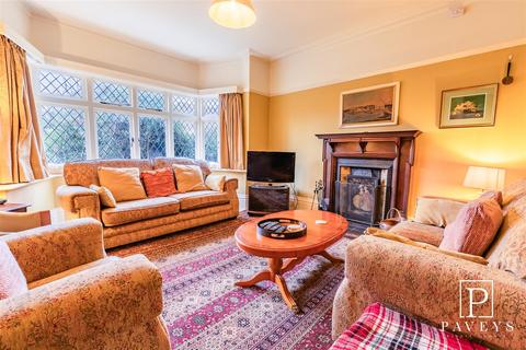 15 Cambridge Road, Frinton-on-sea, CO13 9HN
