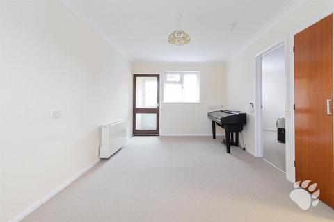 1 bedroom bungalow for sale, Brackendale Court, Basildon SS13