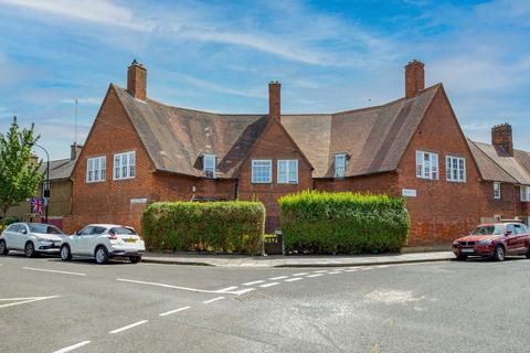 3 bedroom house for sale, Stokesley Street, London W12