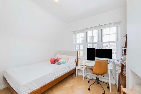 22 Stokesley Street, London, W12 0AG