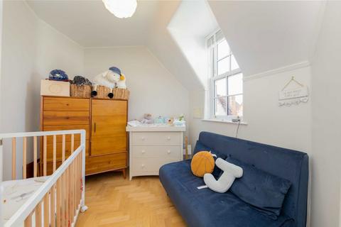 22 Stokesley Street, London, W12 0AG