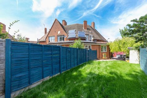 22 Stokesley Street, London, W12 0AG