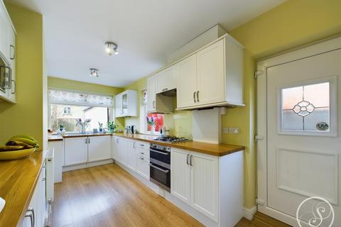 3 bedroom detached house for sale, Templenewsam View, Leeds