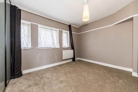 2 bedroom house to rent, Hampton Lane, Feltham TW13