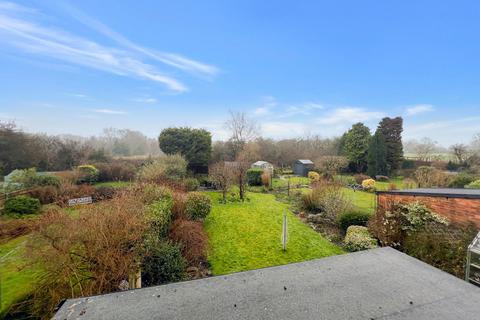 13 Carew Close, Coulsdon, CR5 1QS