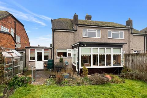 13 Carew Close, Coulsdon, CR5 1QS