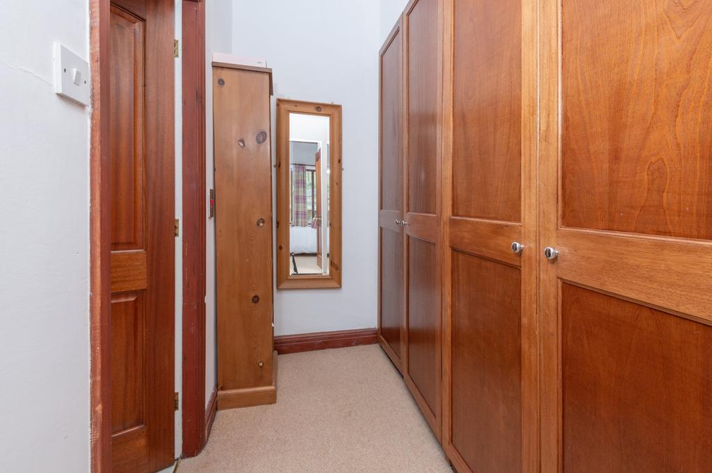 Dressing Room Bedroom 1