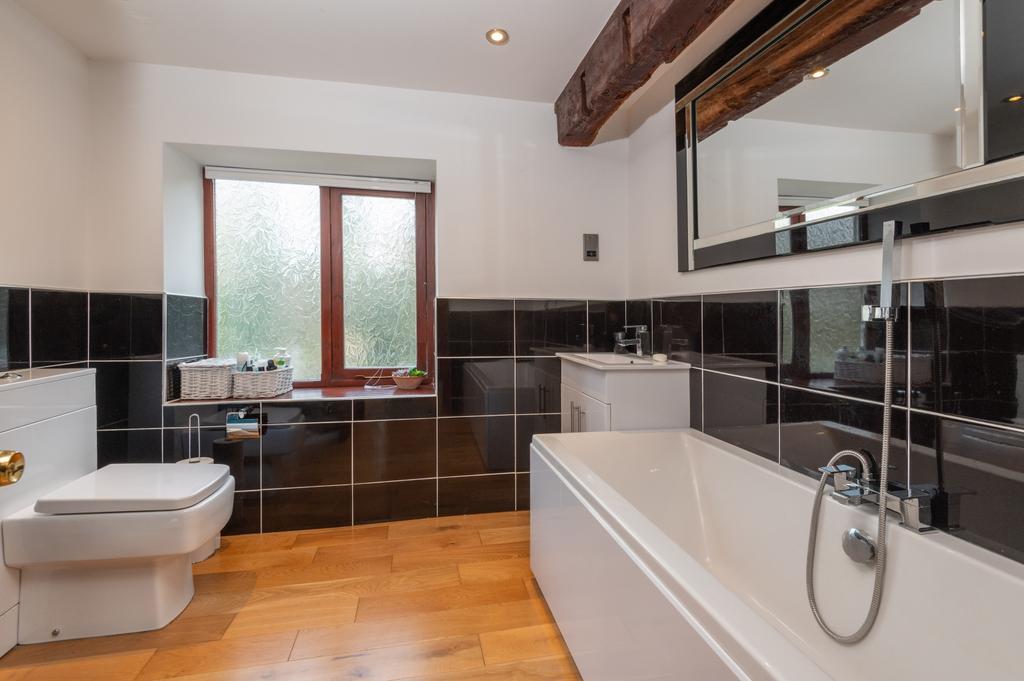 En Suite Bedroom 2