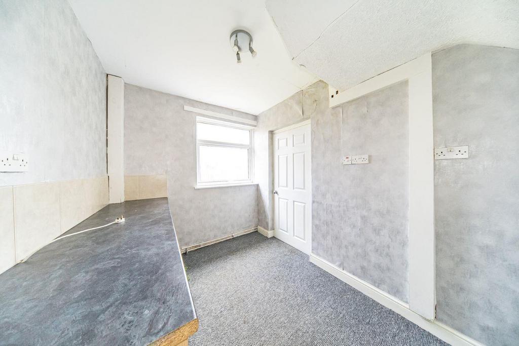 85 Bretherton Road morning room.jpg