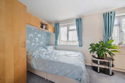 37 Marsh Lane, Stanmore, HA7 4TQ