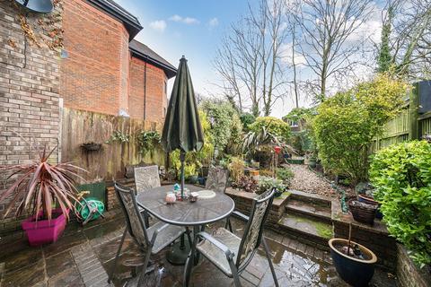 37 Marsh Lane, Stanmore, HA7 4TQ
